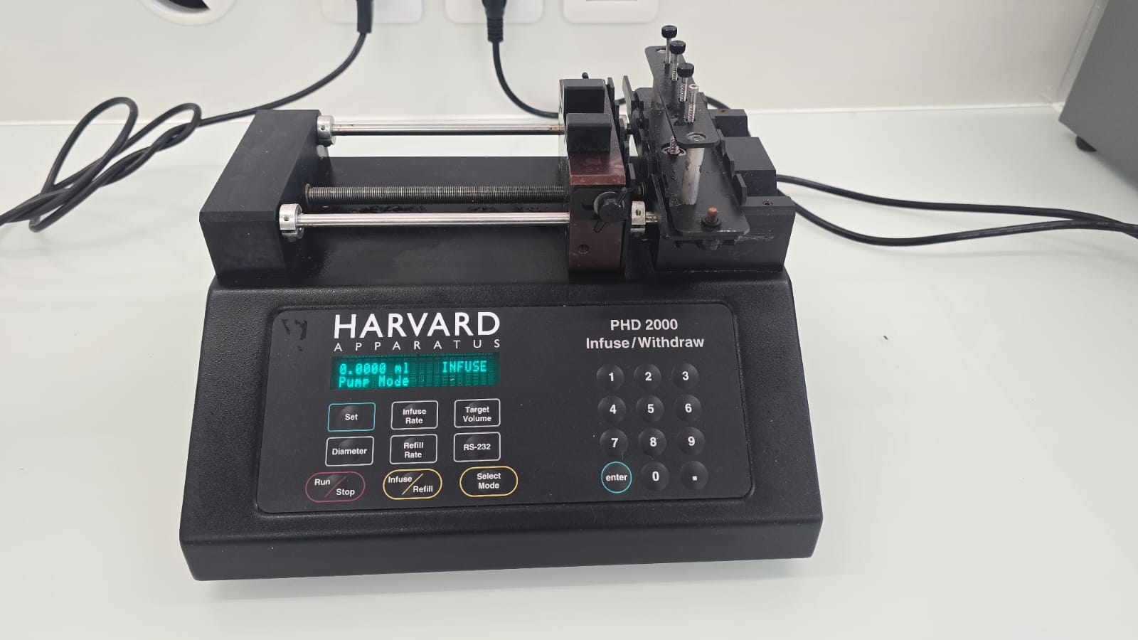 Pompe à seringue programmable PHD2000 de Harvard