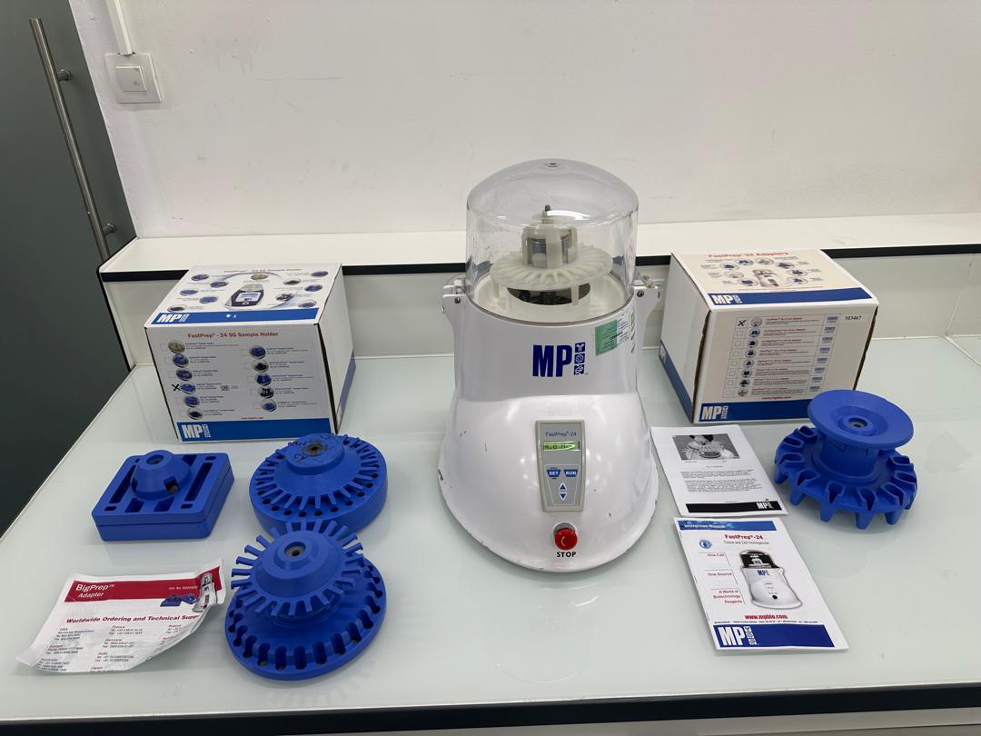Système de préparation d'échantillons FastPrep-24 de MP Biomedicals